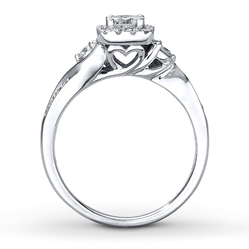 Previously Owned Diamond Engagement Ring 5/8 ct tw Round-cut 14K White Gold
