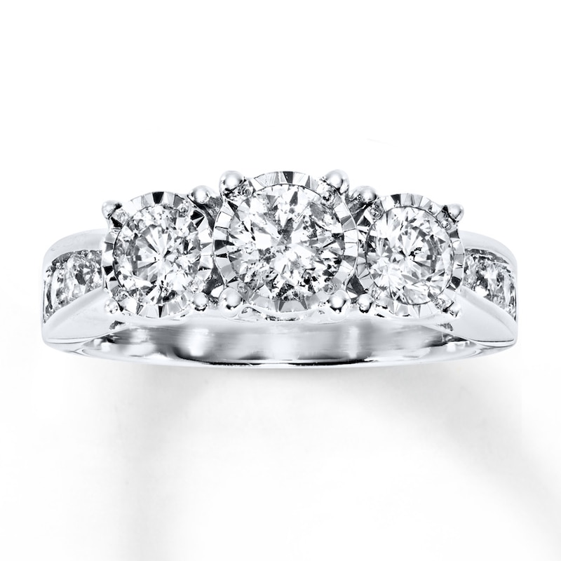 Main Image 1 of Previously Owned Diamond 3-Stone Ring 1-1/2 ct tw Round-cut 14K White Gold