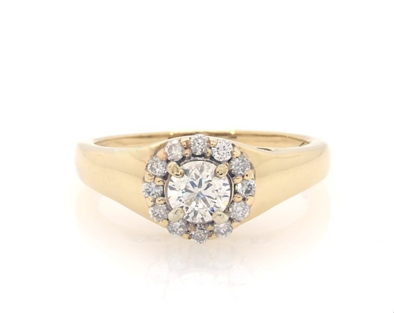 Main Image 1 of Previously Owned Diamond Engagement Ring 7/8 ct tw 14K Yellow Gold