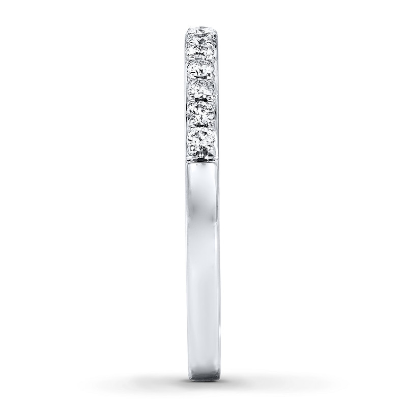 Main Image 3 of Previously Owned Diamond Wedding Band 1/4 ct tw Round-cut 14K White Gold