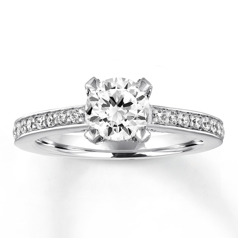 Main Image 1 of Previously Owned Diamond Engagement Ring 1-1/3 ct tw Round-cut 14K White Gold