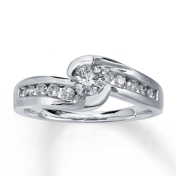 Previously Owned Diamond Engagement Ring 1/2 ct tw Round-cut 14K White Gold Size 5.25