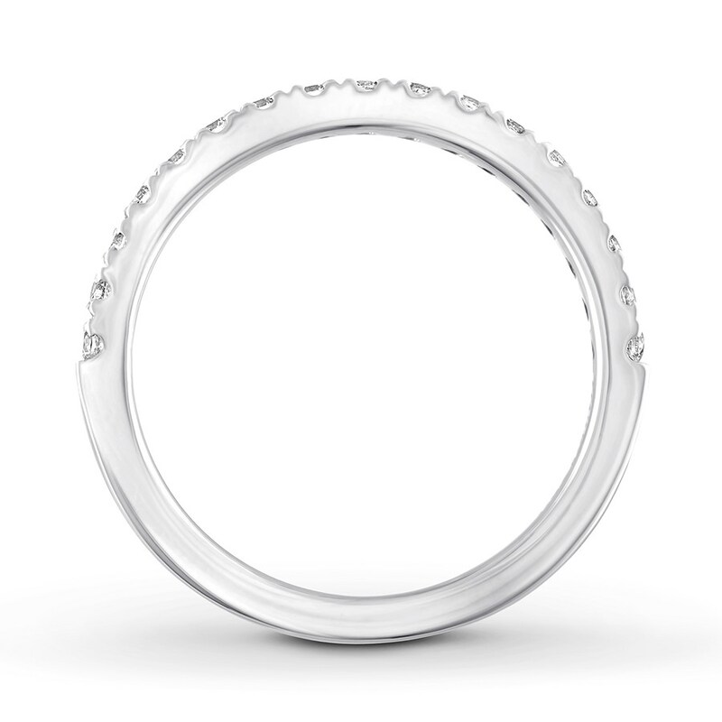 Main Image 2 of Previously Owned Diamond Wedding Band 1/4 ct tw Round-cut 14K White Gold