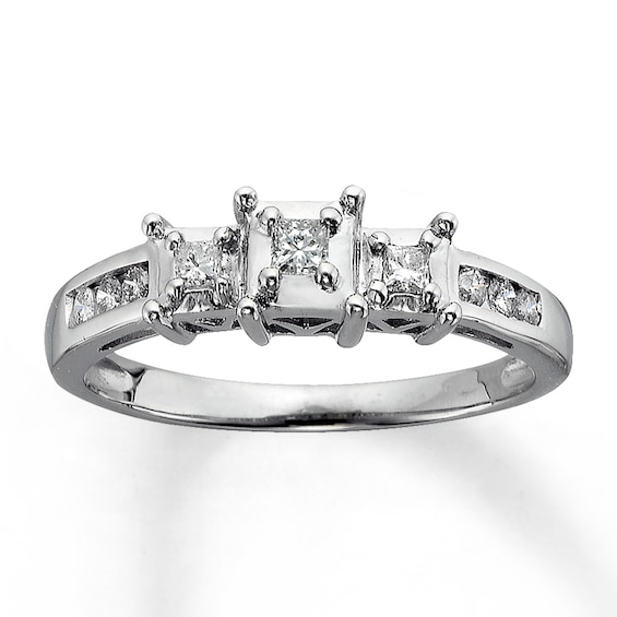 Previously Owned Diamond Ring 1/4 ct tw Princess & Round-cut 14K White Gold Size