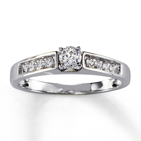 Previously Owned Engagement Ring 1/3 ct tw Round-cut Diamonds 14K White Gold Size 4.25