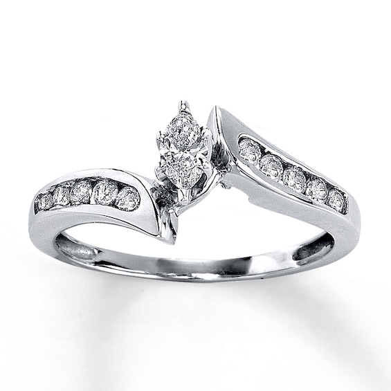 Previously Owned Diamond Engagement Ring 1/3 ct tw Marquise & Round-cut 14K White Gold Size 4.5