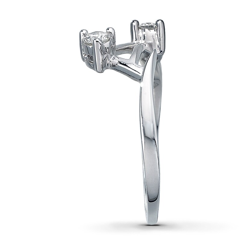 Main Image 3 of Previously Owned Diamond Wedding Band 1/5 ct tw Round-cut 14K White Gold - Size 9