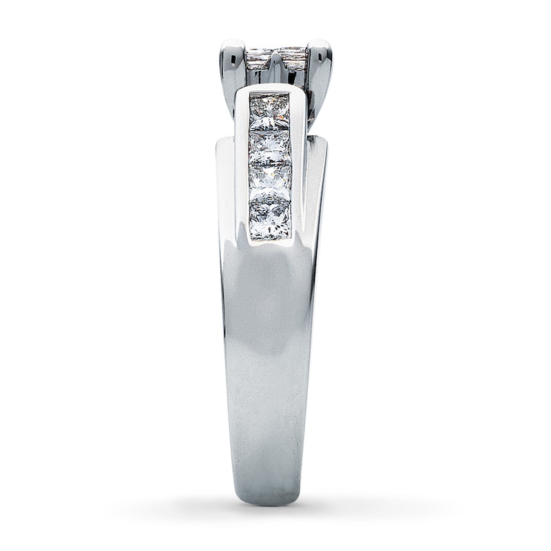 Previously Owned Engagement Ring 1 ct tw Princess & Ronud-cut Diamonds 14K White Gold