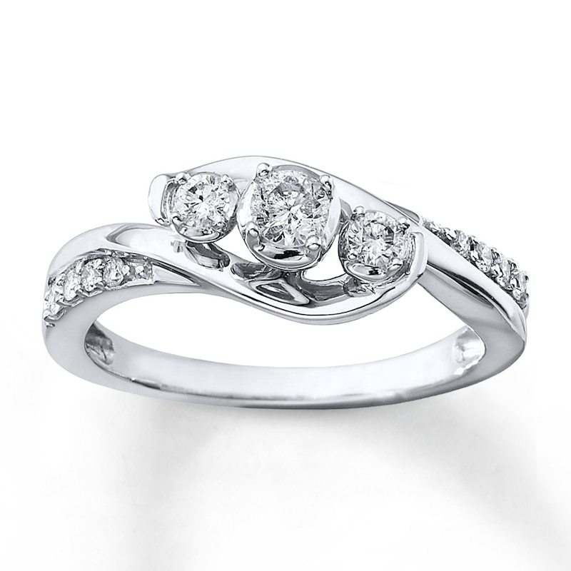 Previously Owned 3-Stone Diamond Engagment Ring 1/3 ct tw Round-cut 10K White Gold - Size 4.25