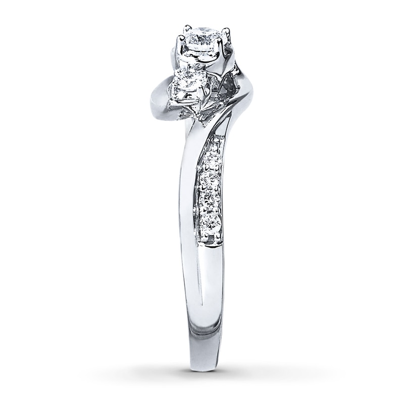 Previously Owned 3-Stone Diamond Engagment Ring 1/3 ct tw Round-cut 10K White Gold - Size 4.25