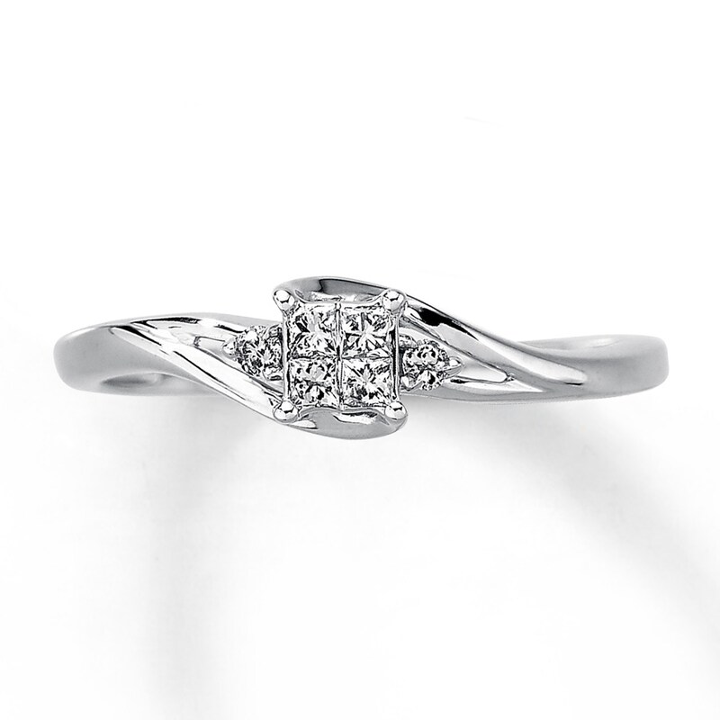 Main Image 1 of Previously Owned Diamond Ring 1/8 ct tw Princess & Round-cut 10K White Gold - Size 4