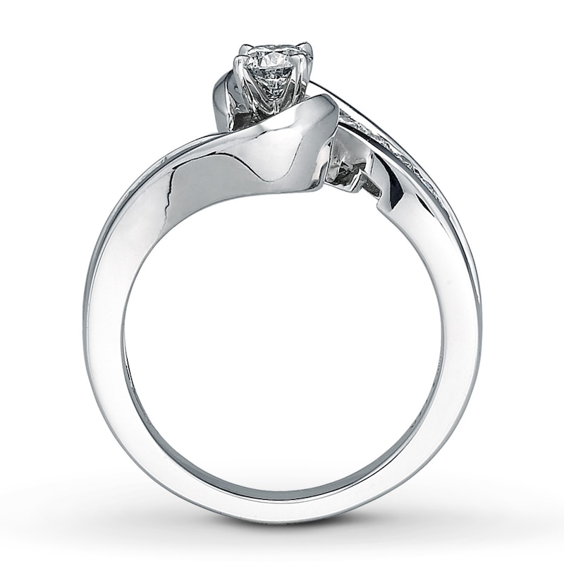 Main Image 2 of Previously Owned Diamond Engagement Ring 3/4 ct tw Round-Cut 14K White Gold - Size 4.25