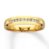 Previously Owned Men's Diamond Wedding Band 1/4 ct tw Round-cut 14K Yellow Gold
