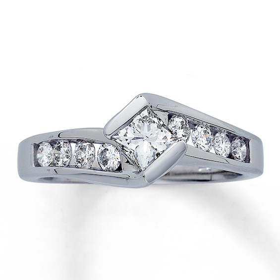 Previously Owned Engagement Ring 1 ct tw Princess & Round-cut Diamonds 14K White Gold Size 3.75