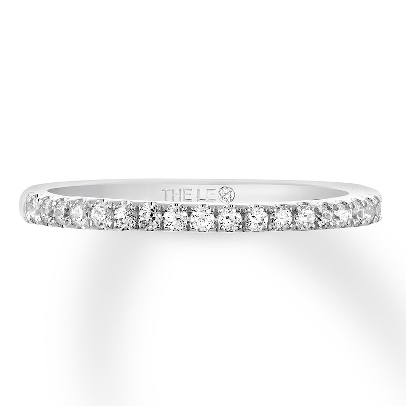 Main Image 4 of Previously Owned THE LEO Diamond Wedding Band 1/5 ct tw Round-cut 14K White Gold