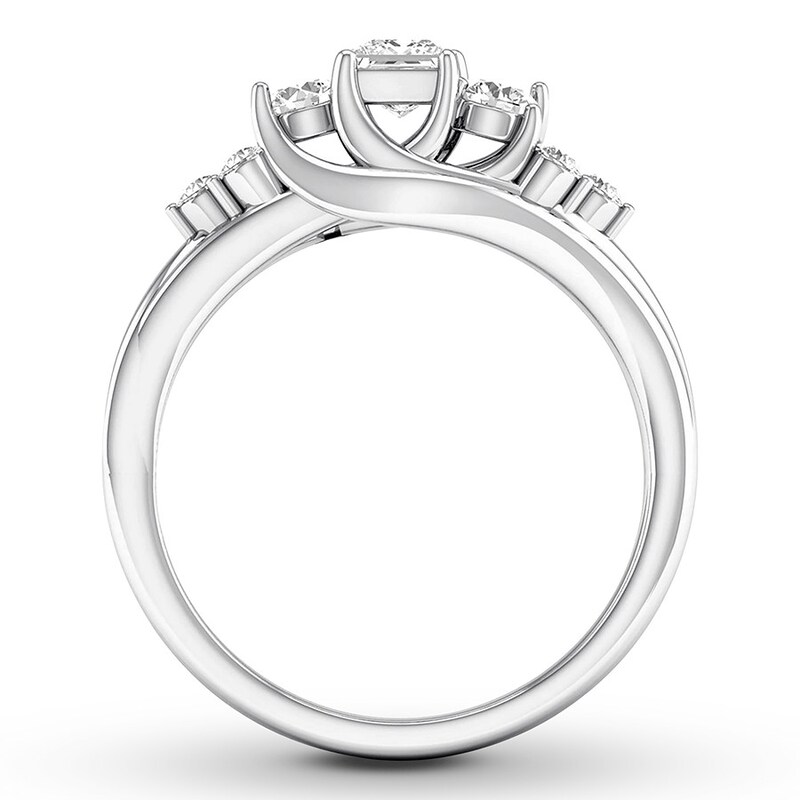 Main Image 2 of Previously Owned Three-Stone Diamond Ring 3/4 ct tw 14K White Gold