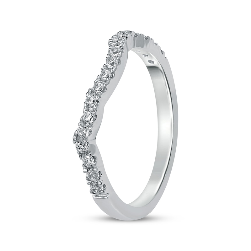 Main Image 2 of Previously Owned Diamond Wedding Band 1/4 ct tw Round-cut 14K White Gold