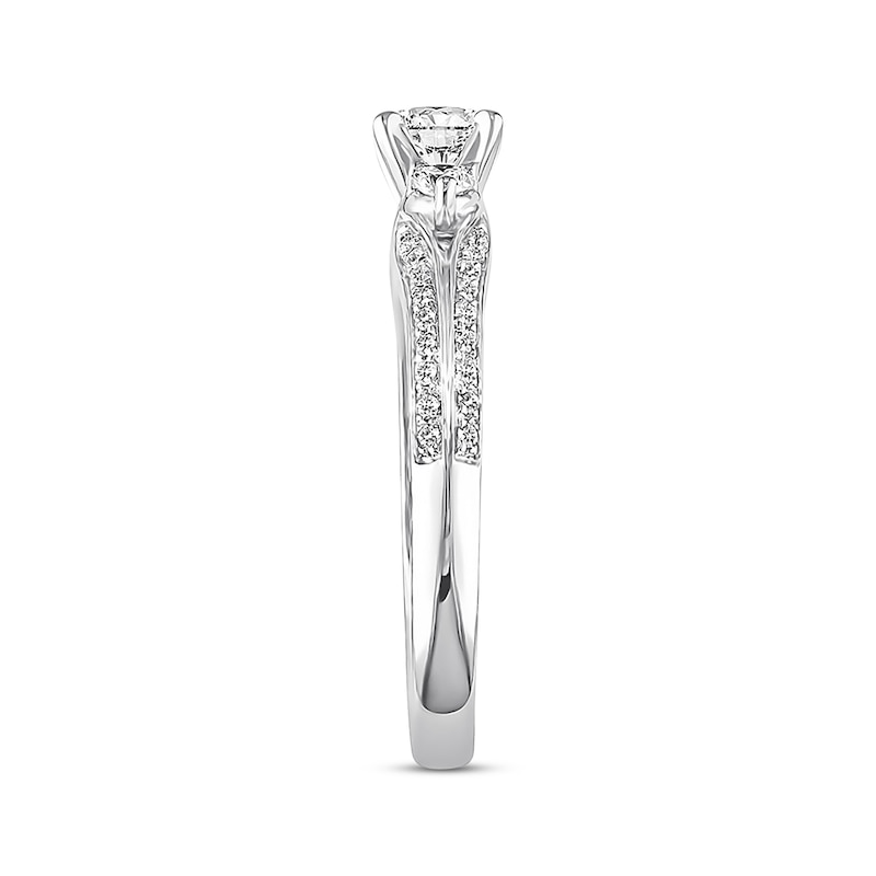 Main Image 2 of Previously Owned Diamond Engagement Ring 3/4 Carat tw 14K White Gold