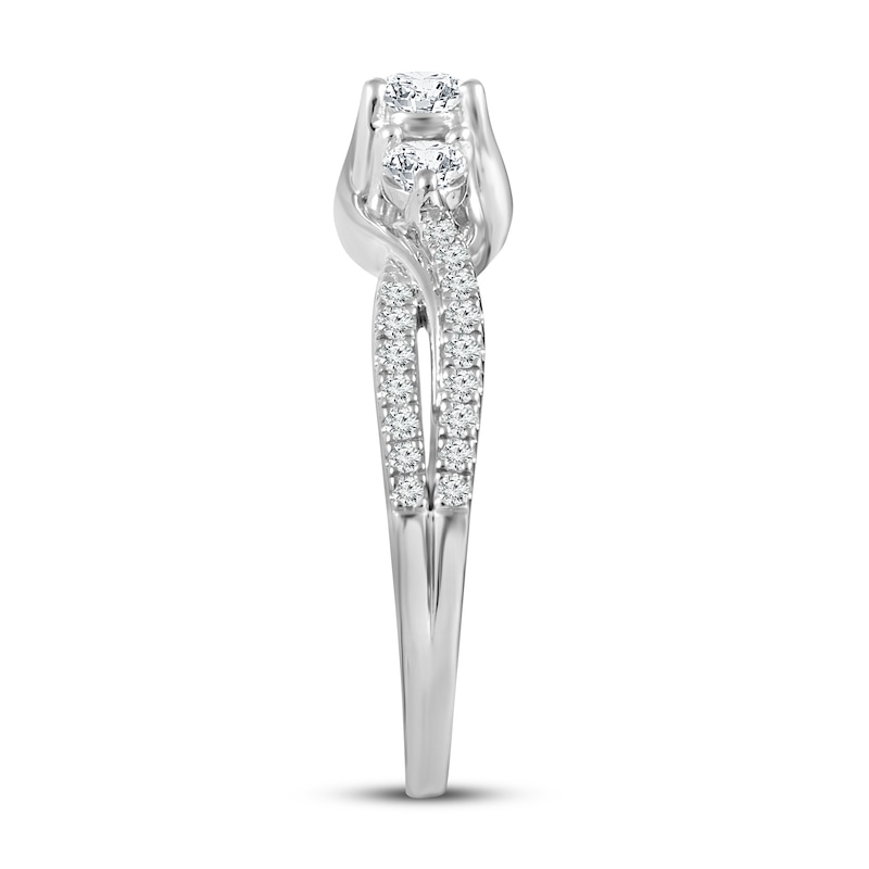 Previously Owned 3 Stone Diamond Engagement Ring 3/4 ct tw Round-cut 10K White Gold