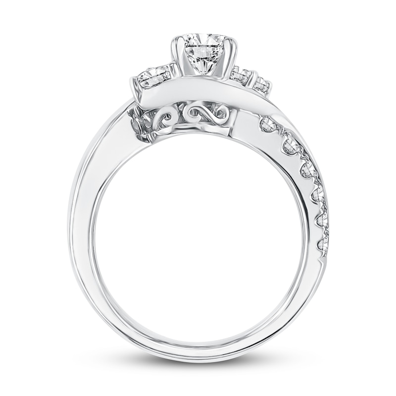 Main Image 2 of Previously Owned Diamond Engagement Ring 1 ct tw Round-cut 14K White Gold