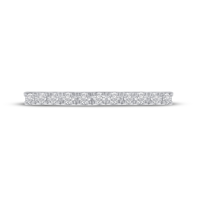 Main Image 3 of Previously Owned Diamond Wedding Band 1/4 ct tw Round-cut 14K White Gold - Size 9.75