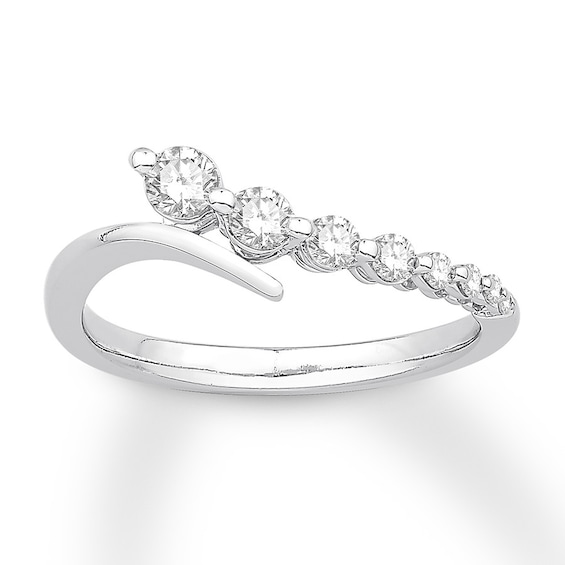 Previously Owned Diamond Ring 1/3 ct tw Round-cut 10K White Gold
