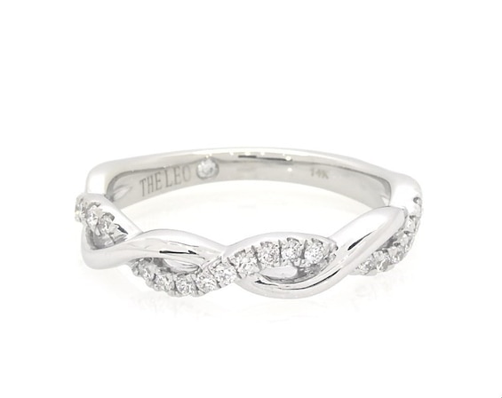 Previously Owned THE LEO Diamond Twist Anniversary Ring 1/5 ct tw 14K White Gold Size 7