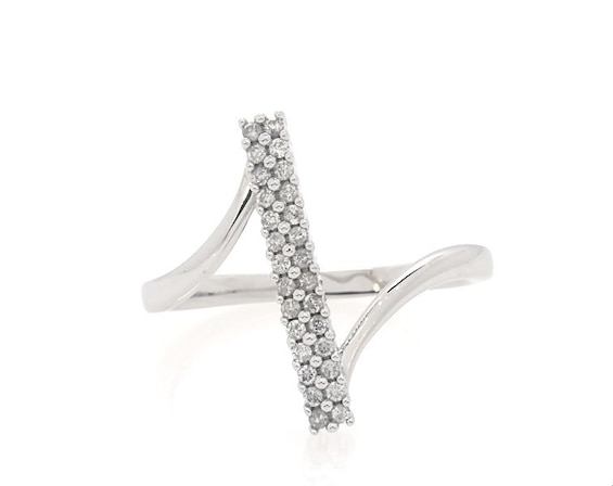 Previously Owned Diamond North-South Ring 1/5 ct tw Round-cut 10K White Gold