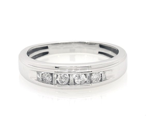 Previously Owned Men's Round & Baguette-Cut Diamond Wedding Band 1/3 ct tw 10K White Gold