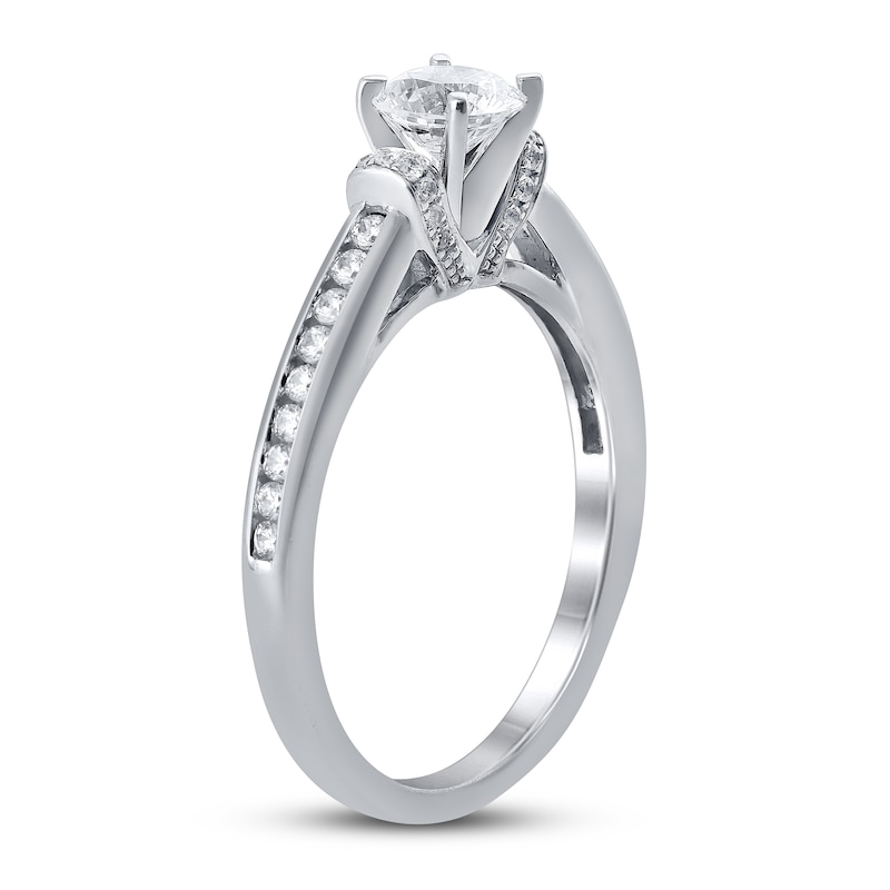 Main Image 2 of Previously Owned Diamond Engagement Ring 3/4 ct tw Round-cut 14K White Gold