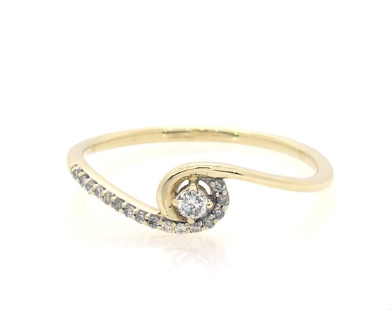 Previously Owned Diamond Half-Halo Ring 1/10 ct tw Round-cut 10K Yellow Gold