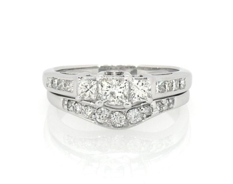 Main Image 1 of Previously Owned Princess-Cut Diamond Three-Stone Bridal Set 1-1/8 ct tw 14K White Gold Size 7