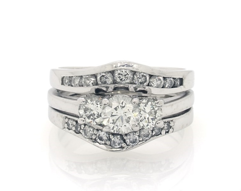 Main Image 1 of Previously Owned Round-Cut Diamond Three-Stone Bridal Set 1-1/3 ct tw 14K White Gold/Platinum Size 8