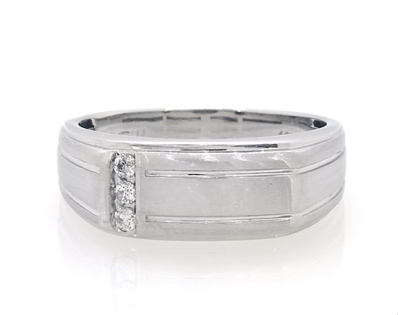Previously Owned Men's Diamond Three-Stone Wedding Band 1/10 ct tw 10K White Gold