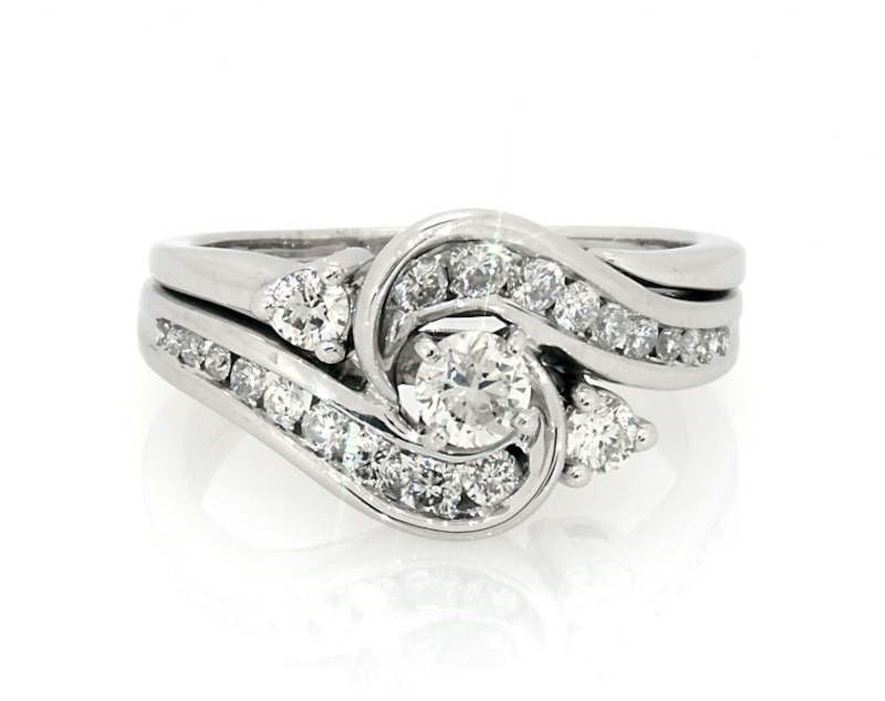Main Image 1 of Previously Owned Round-Cut Diamond Bypass Bridal Set 1 ct tw 14K White Gold Size 8.5