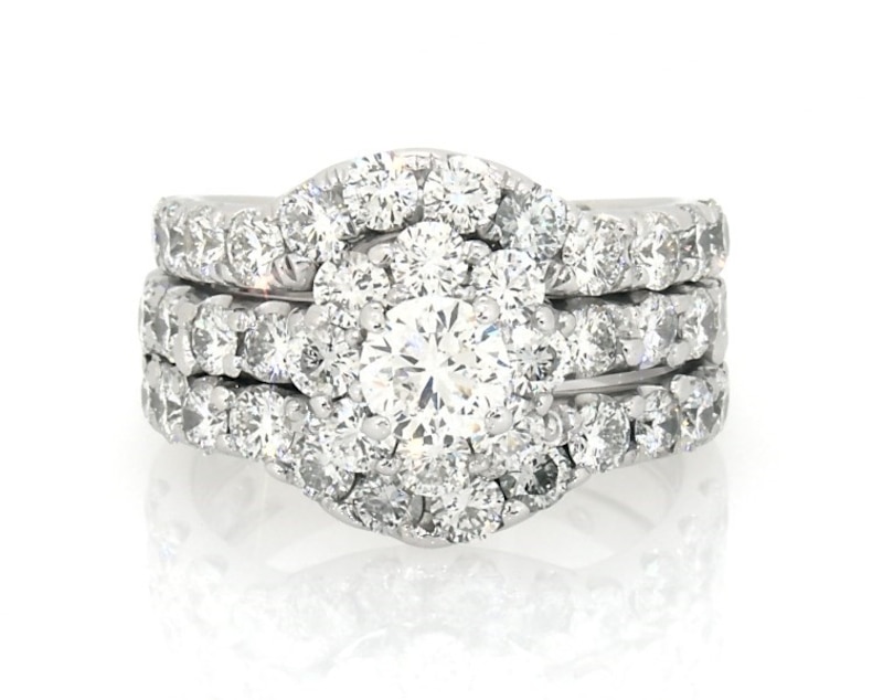 Main Image 1 of Previously Owned THE LEO Diamond Flower Halo Bridal Set 2-5/8 ct tw 14K White Gold Size 5.5