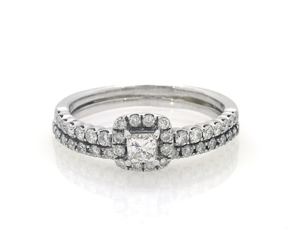 Previously Owned Princess-Cut Diamond Cushion Halo Bridal Set 7/8 ct tw 14K White Gold 8.5