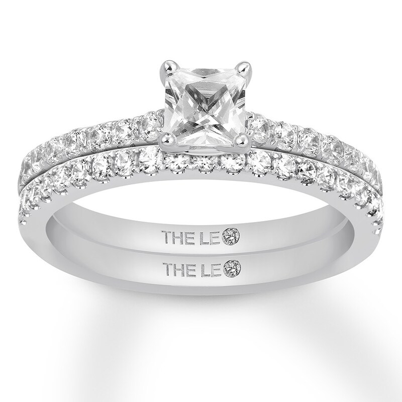 Main Image 1 of Previously Owned THE LEO Diamond Bridal Set 7/8 ct tw Princess-cut 14K White Gold Size 4.5