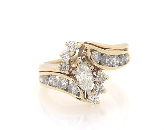 Previously Owned Marquise-Cut Diamond Bridal Set 1 ct tw 14K Yellow Gold Size 5.5