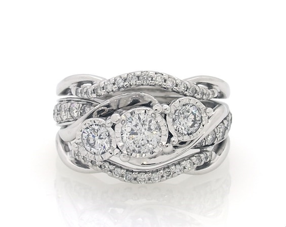 Previously Owned Round-Cut Diamond Three-Stone Bridal Set 1-1/5 ct tw 14K White Gold Size 5.5
