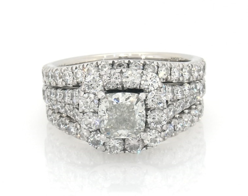 Main Image 1 of Previously Owned Neil Lane Cushion-Cut Diamond Halo Bridal Set 2-7/8 ct tw 14K White Gold Size 5.75