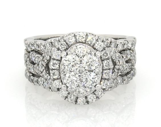 Previously Owned Multi-Diamond Center Oval Halo Bridal Set 1-1/3 ct tw 14K White Gold 5.5