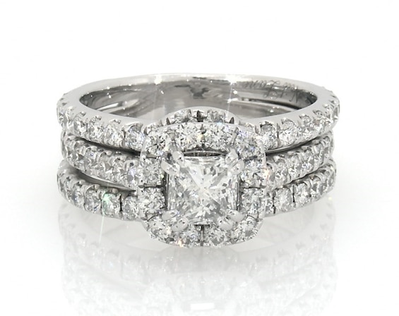 Previously Owned Neil Lane Princess-Cut Diamond Halo Bridal Set 2-1/5 ct tw 14K White Gold Size 6.75