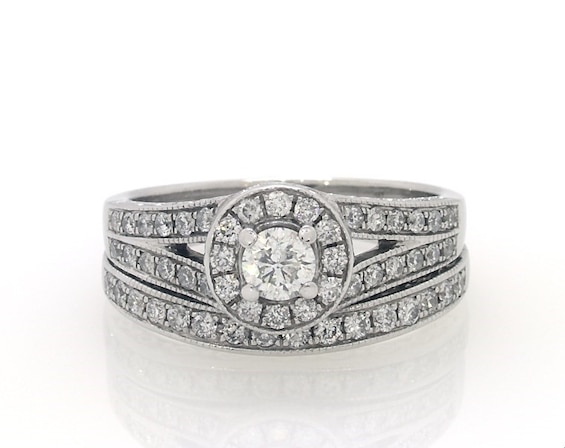 Previously Owned Round-Cut Diamond Halo Bridal Set 7/8 ct tw 14K White Gold 7