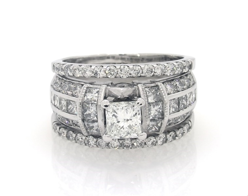 Main Image 1 of Previously Owned Princess-Cut Diamond Bridal Set 2-1/5 ct tw 14K White Gold Size 6.5