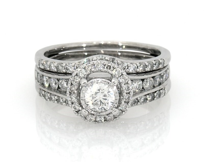 Main Image 1 of Previously Owned Round-Cut Diamond Halo Bridal Set 1-1/2 ct tw 14K White Gold Size 8.5