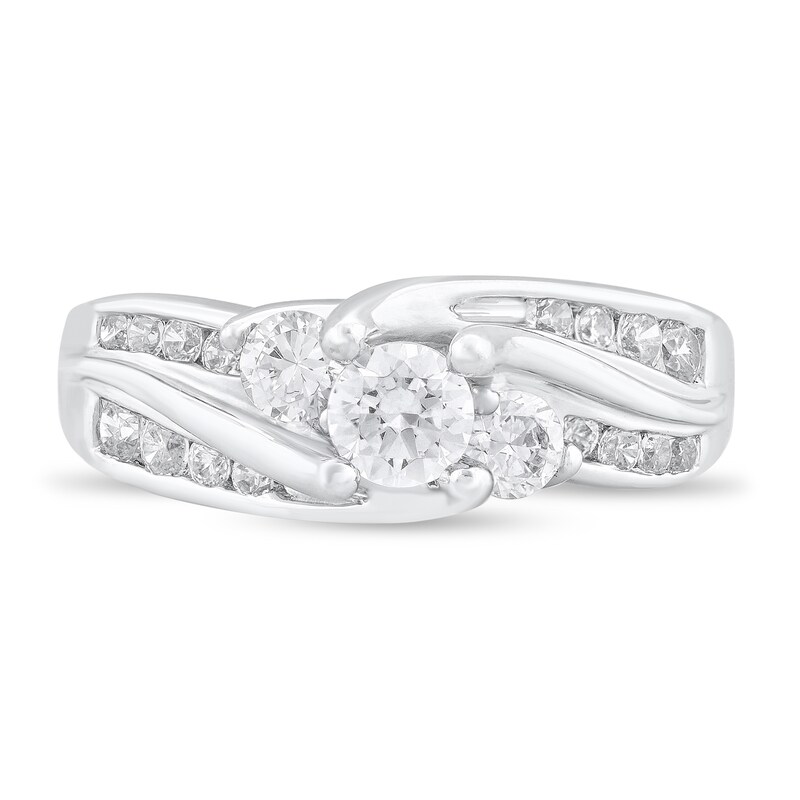 Main Image 3 of Previously Owned Diamond Engagement Ring 1 ct tw Round-cut 14K White Gold