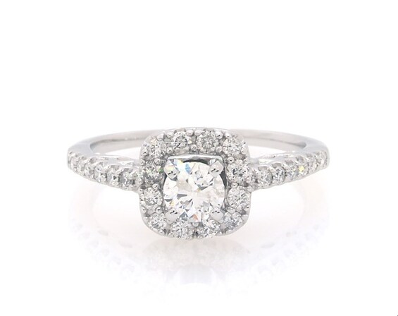 Previously Owned Diamond Engagement Ring 3/4 ct tw Round-cut 14K White Gold