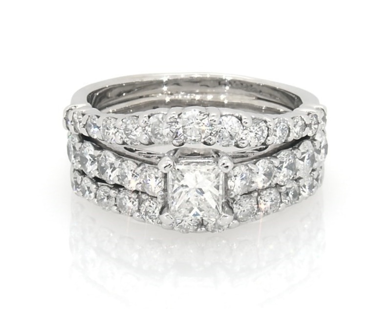 Main Image 1 of Previously Owned Princess-Cut Diamond Bridal Set 1 5/8 ct tw 14K White Gold Size 6.25