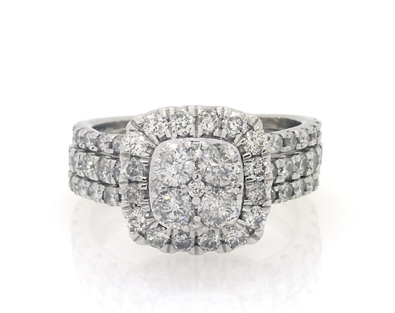 Previously Owned Multi-Diamond Center Cushion Halo Bridal Set 2 ct tw 14K White Gold Size 7.25